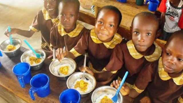 Mastercard, Lagos Food Bank distribute 300,000 meals to schoolchildren