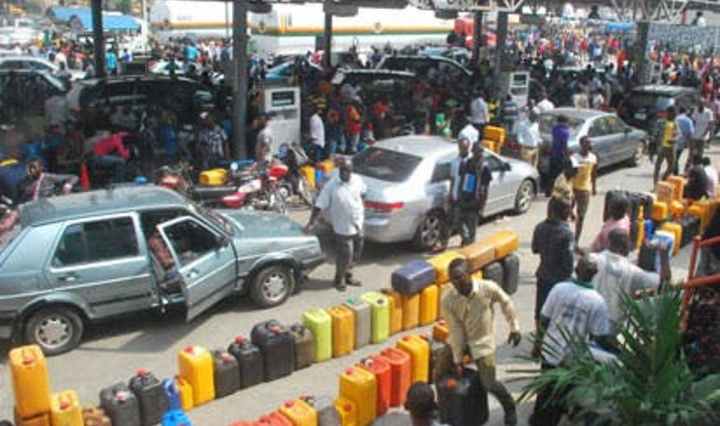 Commuters in Anambra cry out as fuel scarcity hits, causing disruptions