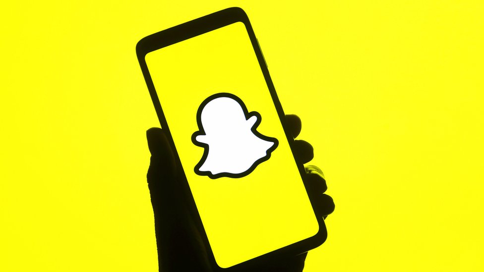 Snapchat makes chatbot powered by ChatGPT available to all users