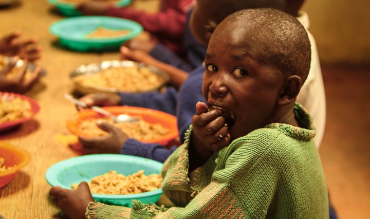 Deaths mount as Nigerians struggle for food aid