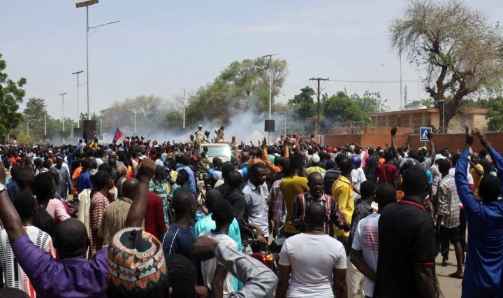 Mass pro coup rally draws hundreds in Niger's capital