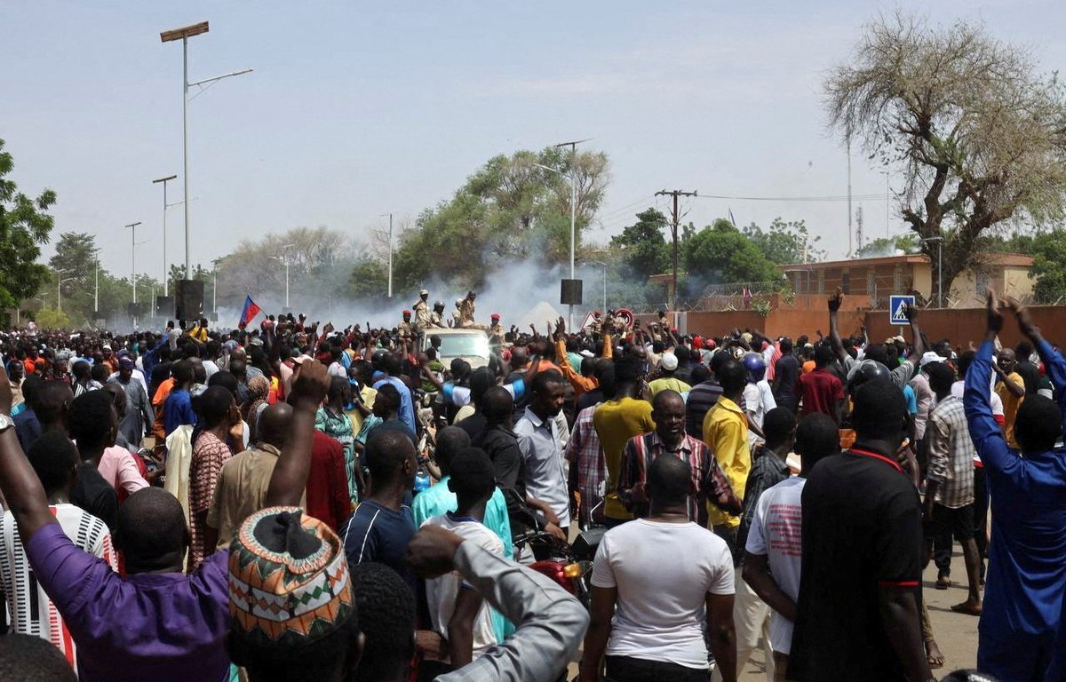 Mass pro coup rally draws hundreds in Niger's capital