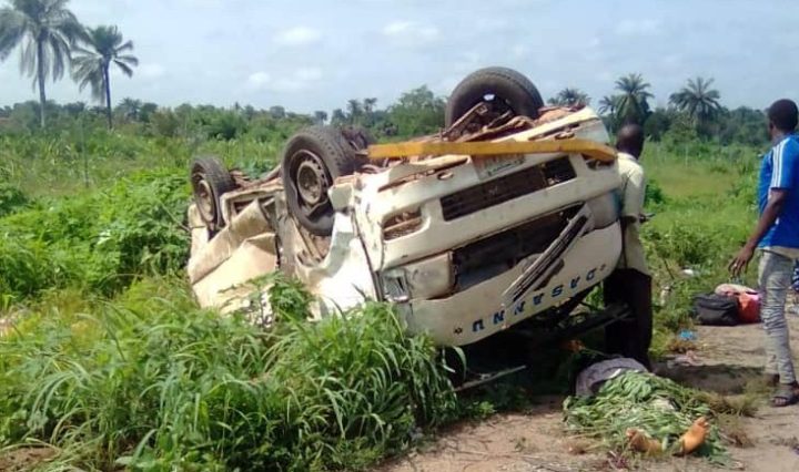 Tragic Oyo road crash leaves six dead and 14 injured