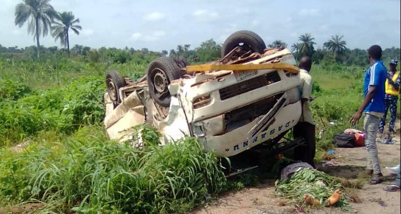 Tragic Oyo road crash leaves six dead and 14 injured