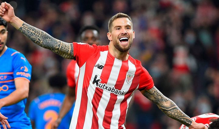 Barcelona completes free transfer signing of defender Inigo Martinez