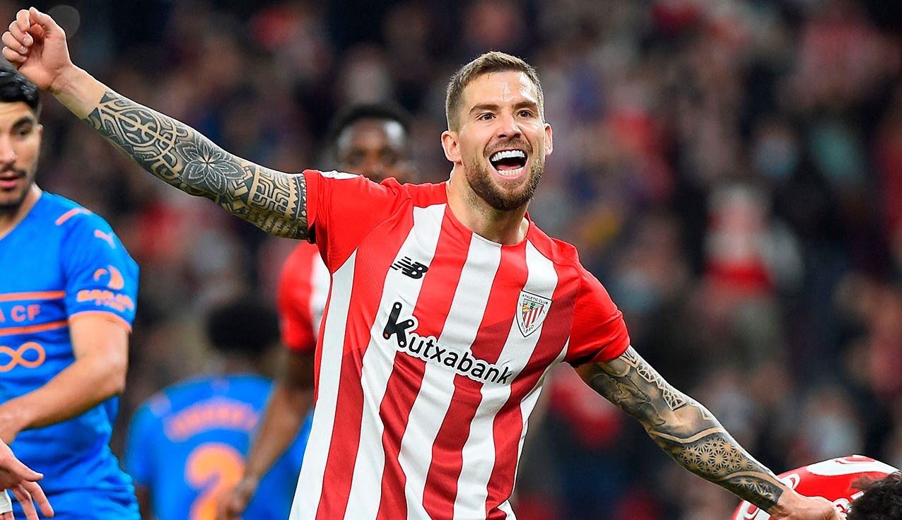 Barcelona completes free transfer signing of defender Inigo Martinez