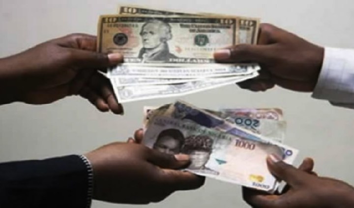 Naira declines to 1,233 per Dollar in parallel market trading