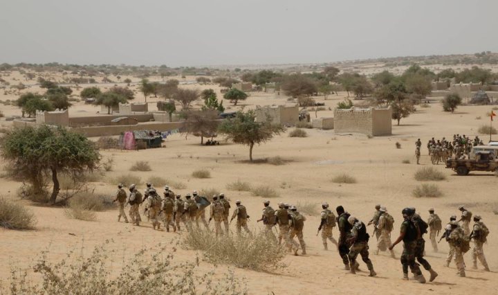 Army intercepts nearly 1,400 Boko Haram hollowers fleeing to Niger after clashes with ISWAP