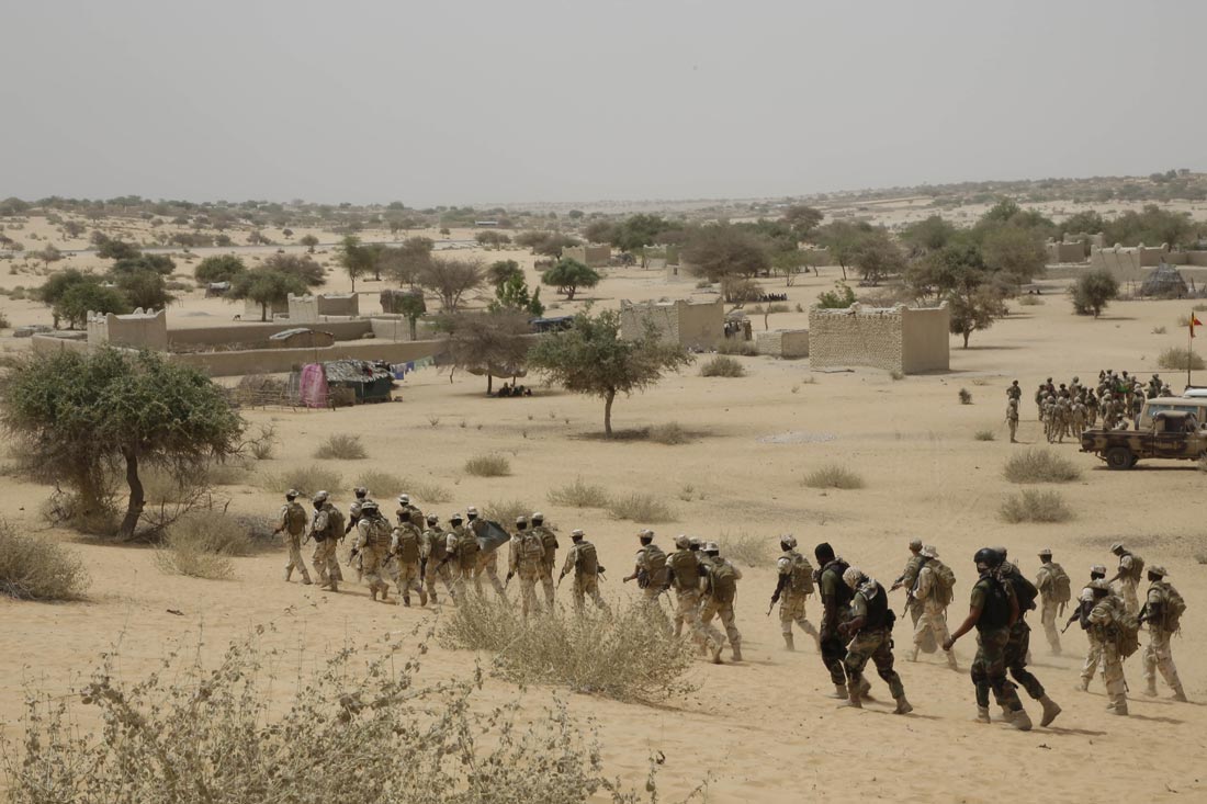 Army intercepts nearly 1,400 Boko Haram hollowers fleeing to Niger after clashes with ISWAP