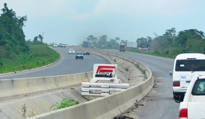 Tragic accident on Lagos-Ibadan expressway claims two lives
