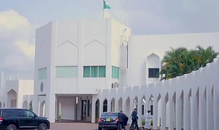 Nigerian government refurbishes Aso Rock ahead of inauguration with total N14 billion budget, new furniture and repainted offices
