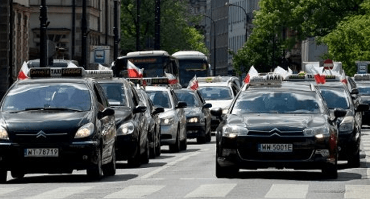 Uber drivers threaten boycott as company seeks data-sharing compliance extension