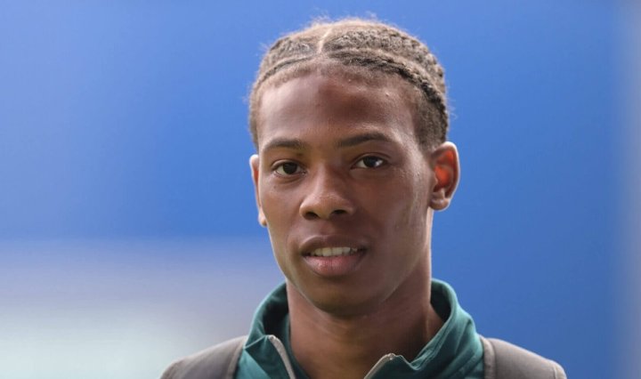 Chelsea set to sign Samuels-Smith in £4m transfer deal