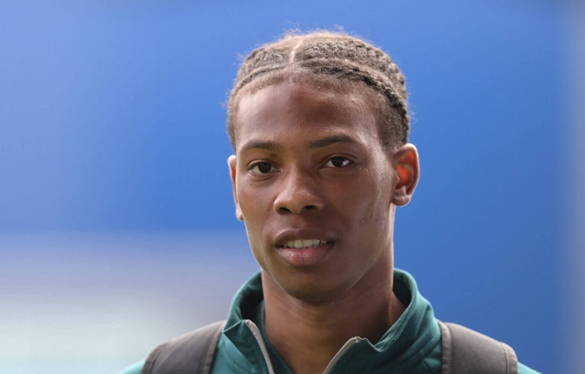 Chelsea set to sign Samuels-Smith in £4m transfer deal