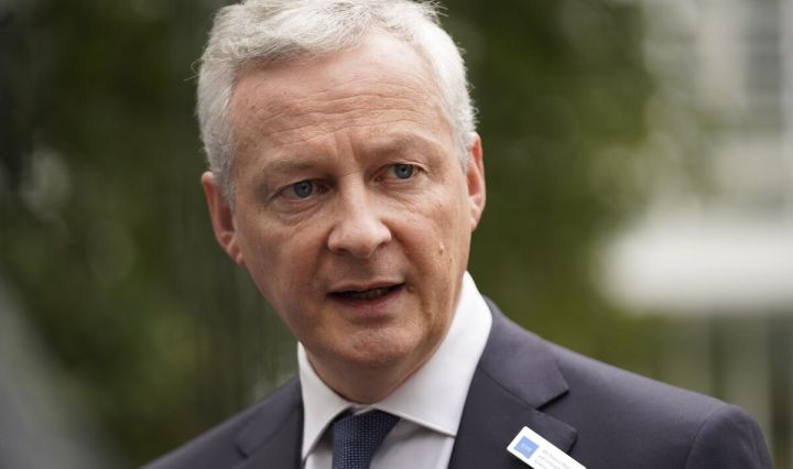 France commits to continuing economic reforms despite debt downgrade