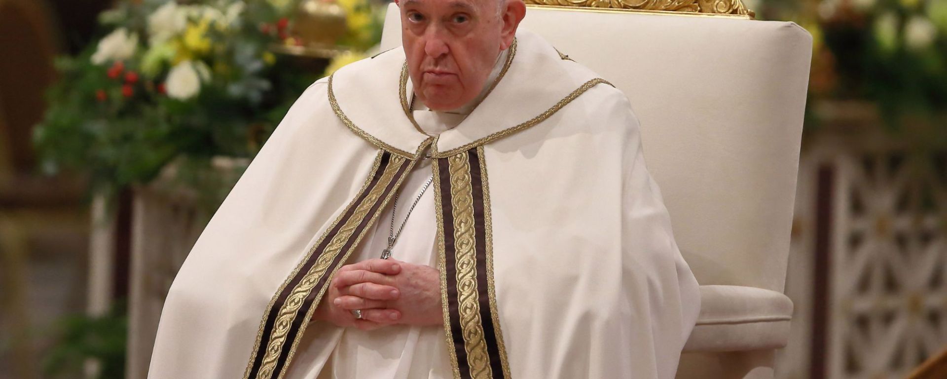 Pope Francis adjusts schedule due to fever
