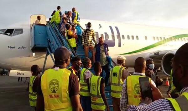 FG successfully repatriates a group of 104 stranded Nigerians from Chad