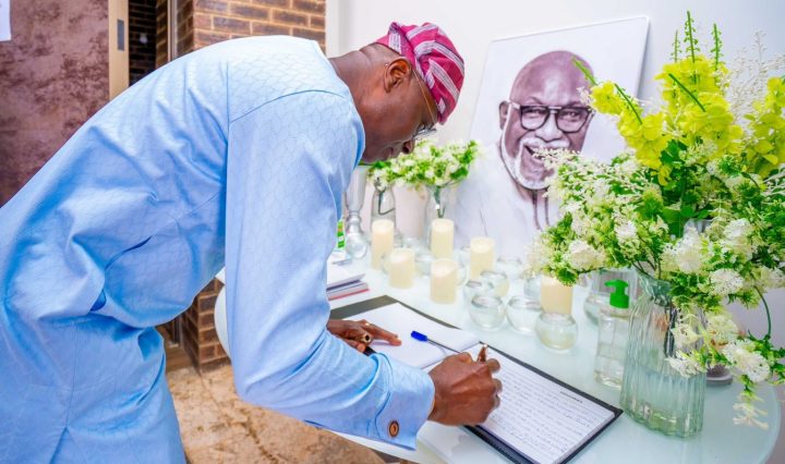 Sanwo-Olu pays condolence visit to Akeredolu’s family