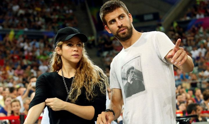 I once stopped a plane just to kiss Gerard Pique - Shakira