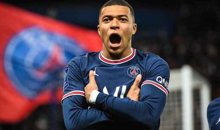 PSG agrees to world record €300m bid from Al Hilal for Mbappe