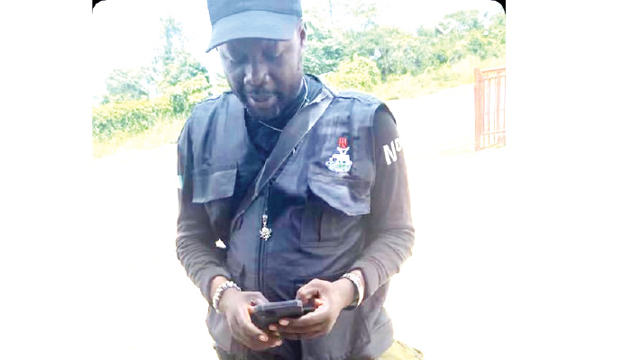 Investigation launched as policemen in Rivers state extort N40,000 from passengers