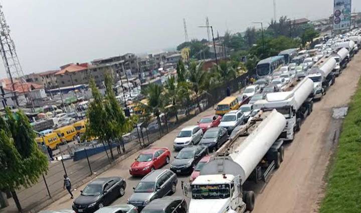 Motorists trapped for hours in Lagos-Ibadan traffic congestion