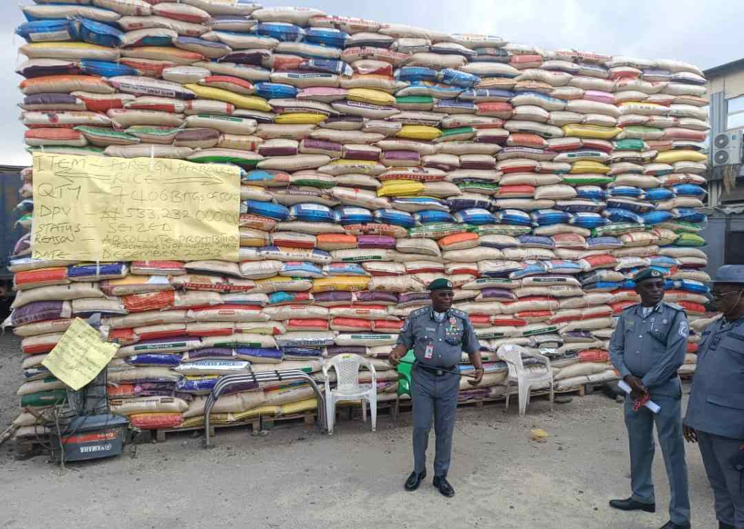 Customs seizes 1,464 bags of foodstuffs bound for Benin Republic