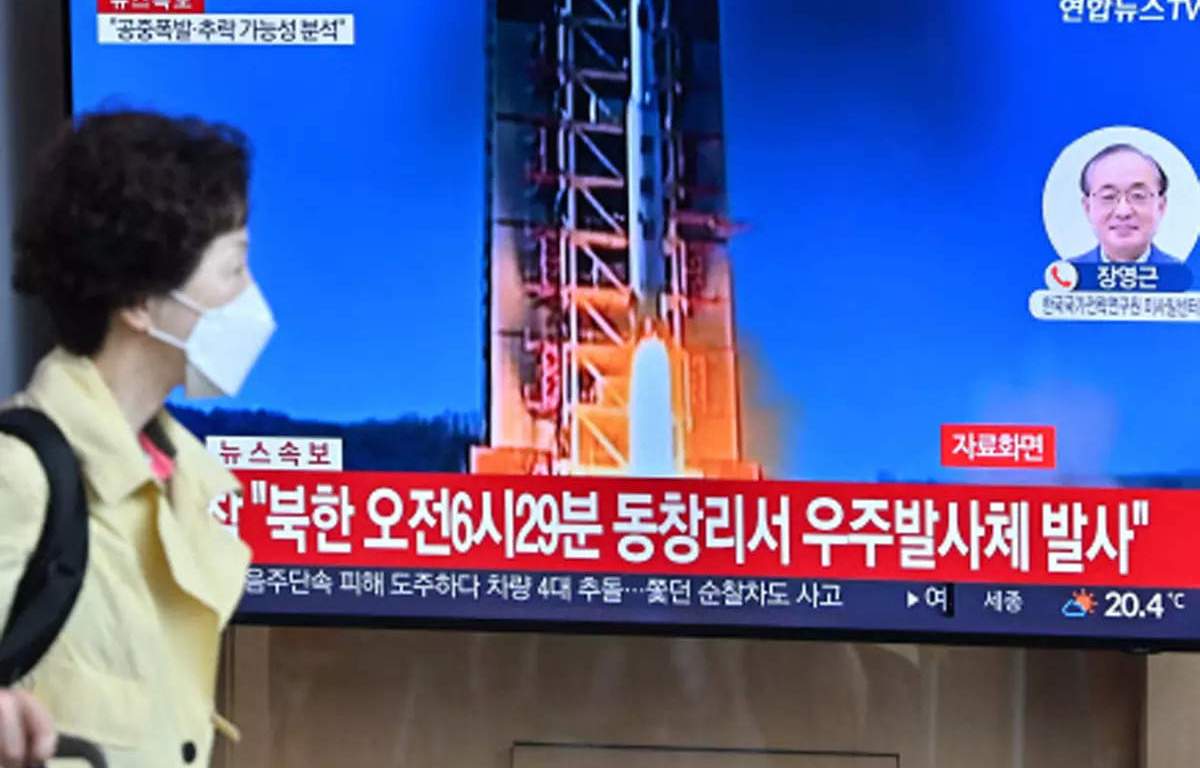 North Korea's attempted spy satellite launch ends in failure, crashes into sea