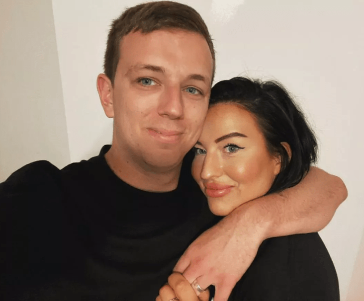 My husband lets me date other men and even finds them on dating apps for me - I'm so lucky. Happy wife says