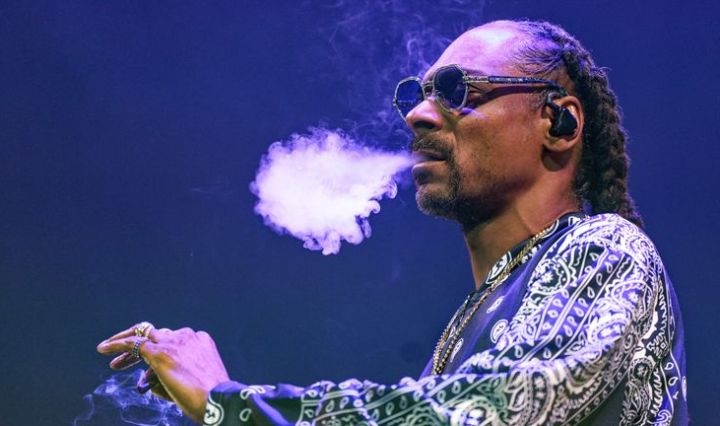 Snoop Dogg resumes smoking just three days after quitting