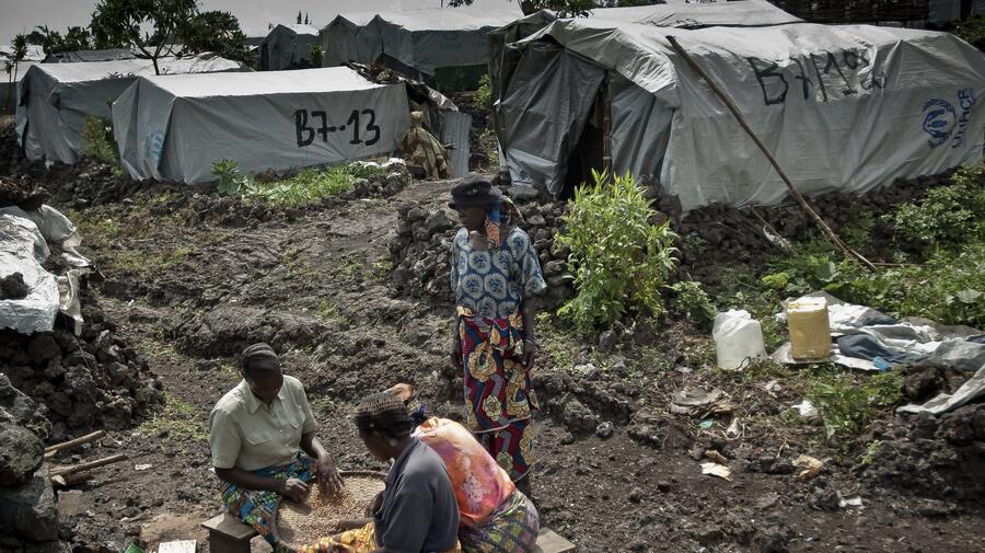 Attack on DR Congo displacement camp leaves thirteen dead